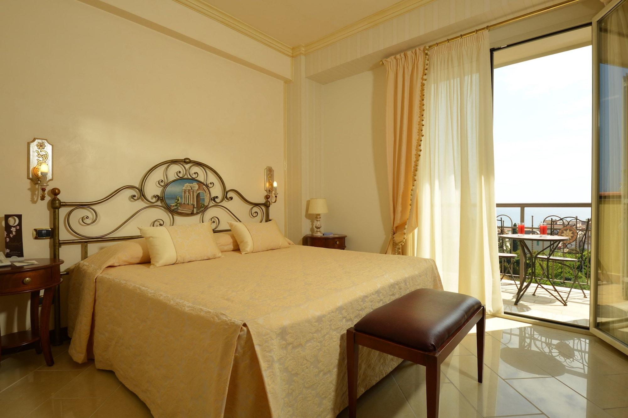 Art Hotel Diamond Naxos Taormina Giardini Naxos Dış mekan fotoğraf